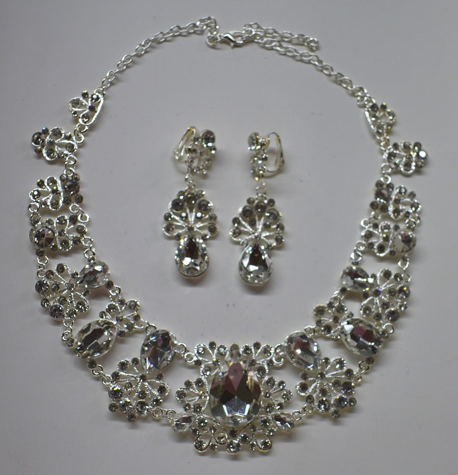 Conjunto de Collar y Pendientes de Novia con Cristales