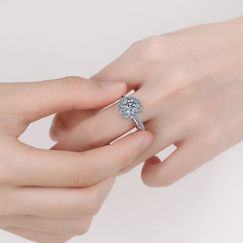 Anillo de Diamante Moissanita de Moda en Plata de Ley