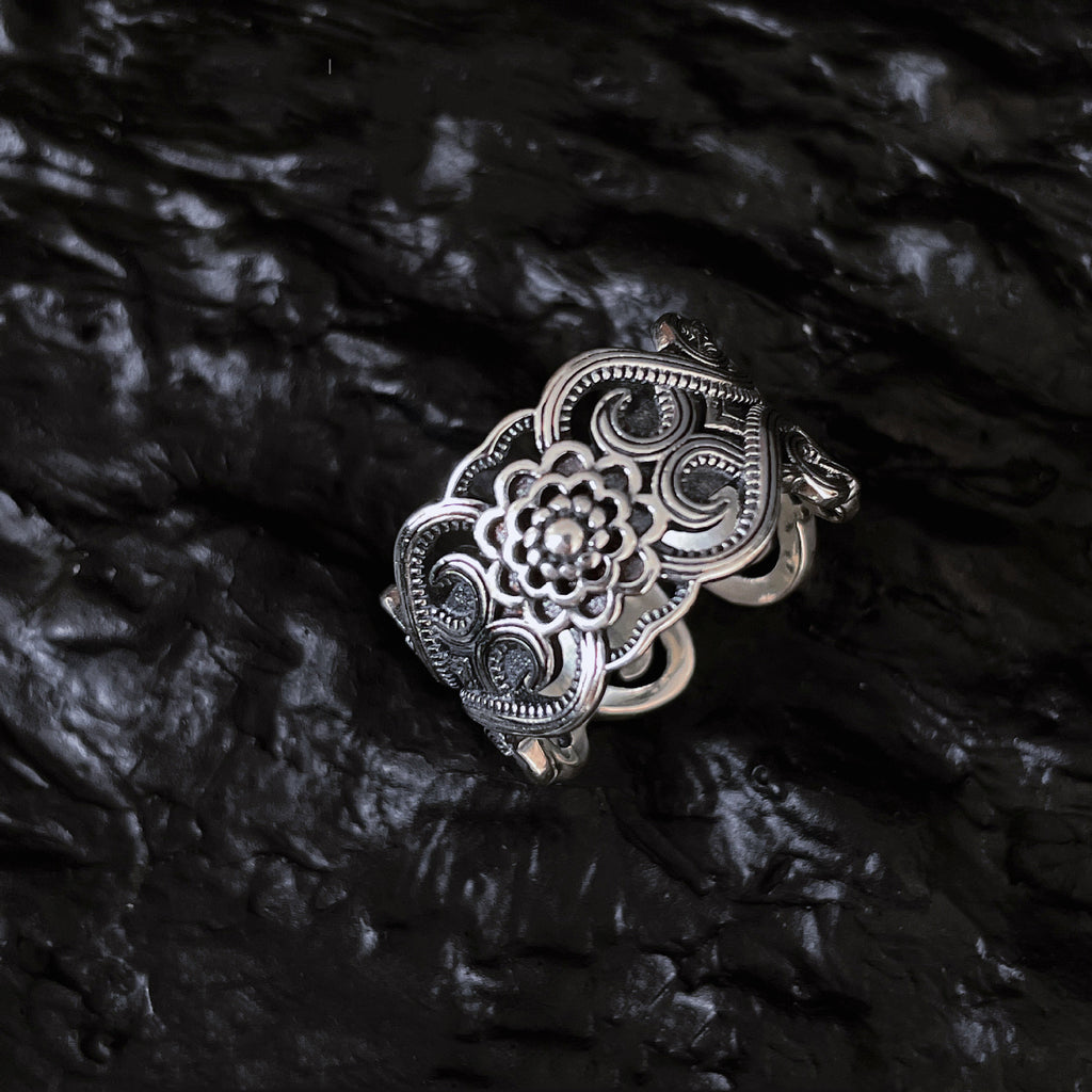 🥈 Anillo Vintage de Flor en Plata ✨