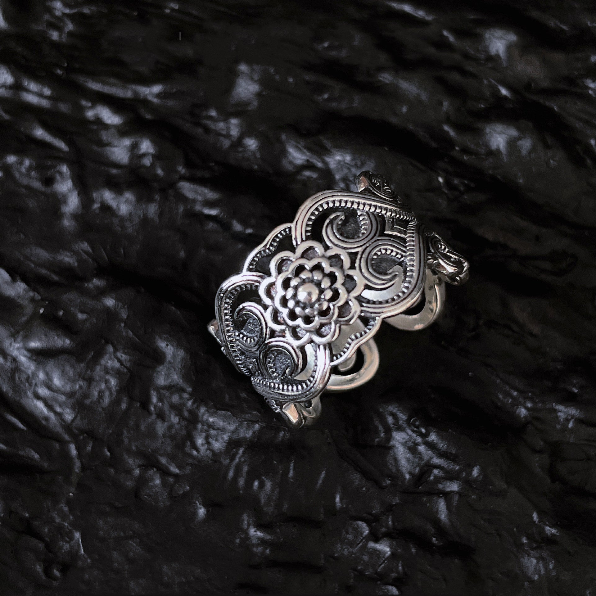 🥈 Anillo Vintage de Flor en Plata ✨