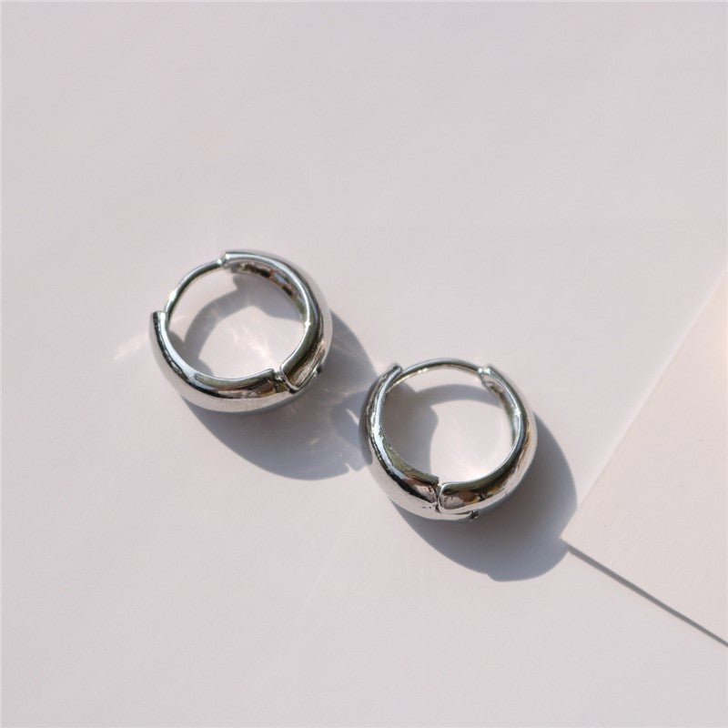 Pendientes Minimalistas de Gota de Agua para Mujer - detalle, joyería para mujer