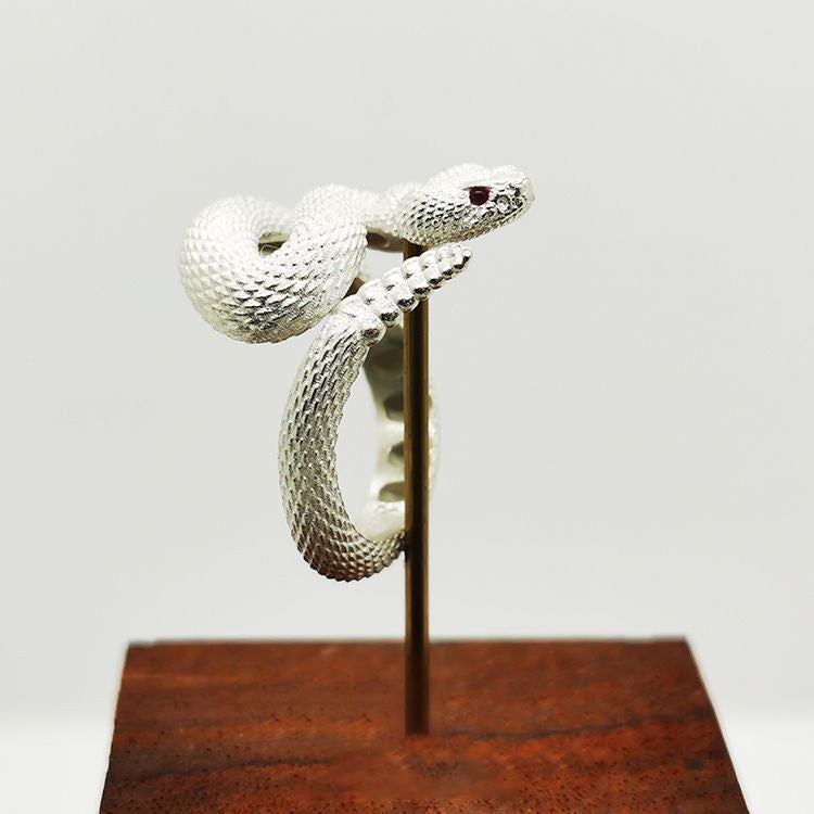 Anillo de Serpiente de Cascabel Chapado en Plata Esterlina 925