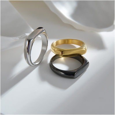 Anillo de Amor Irregular Simple de Acero Inoxidable para Mujeres