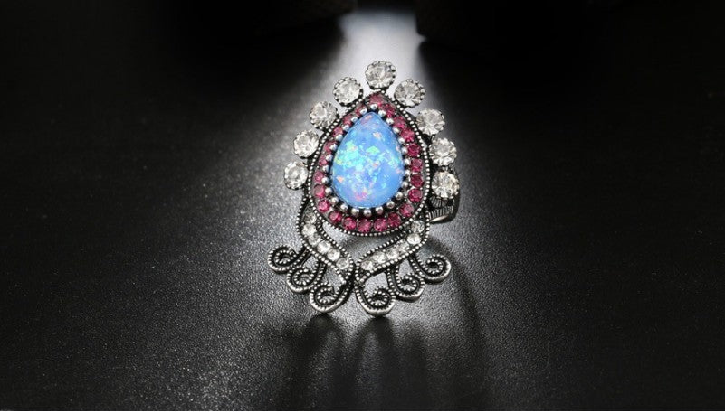 Anillo de Plata Elegante Estilo Bohemio con Cristales de Piedras Preciosas