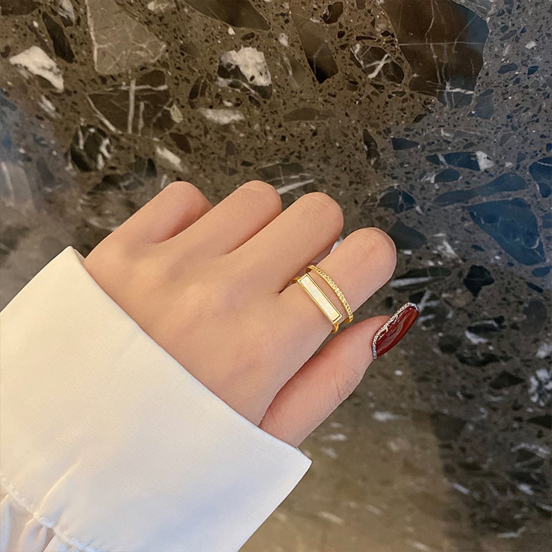 Anillo Geométrico de Boca Abierta