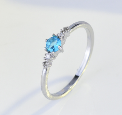 Anillo de Mujer Bañado en Platino 18k con Imitación de Aguamarina