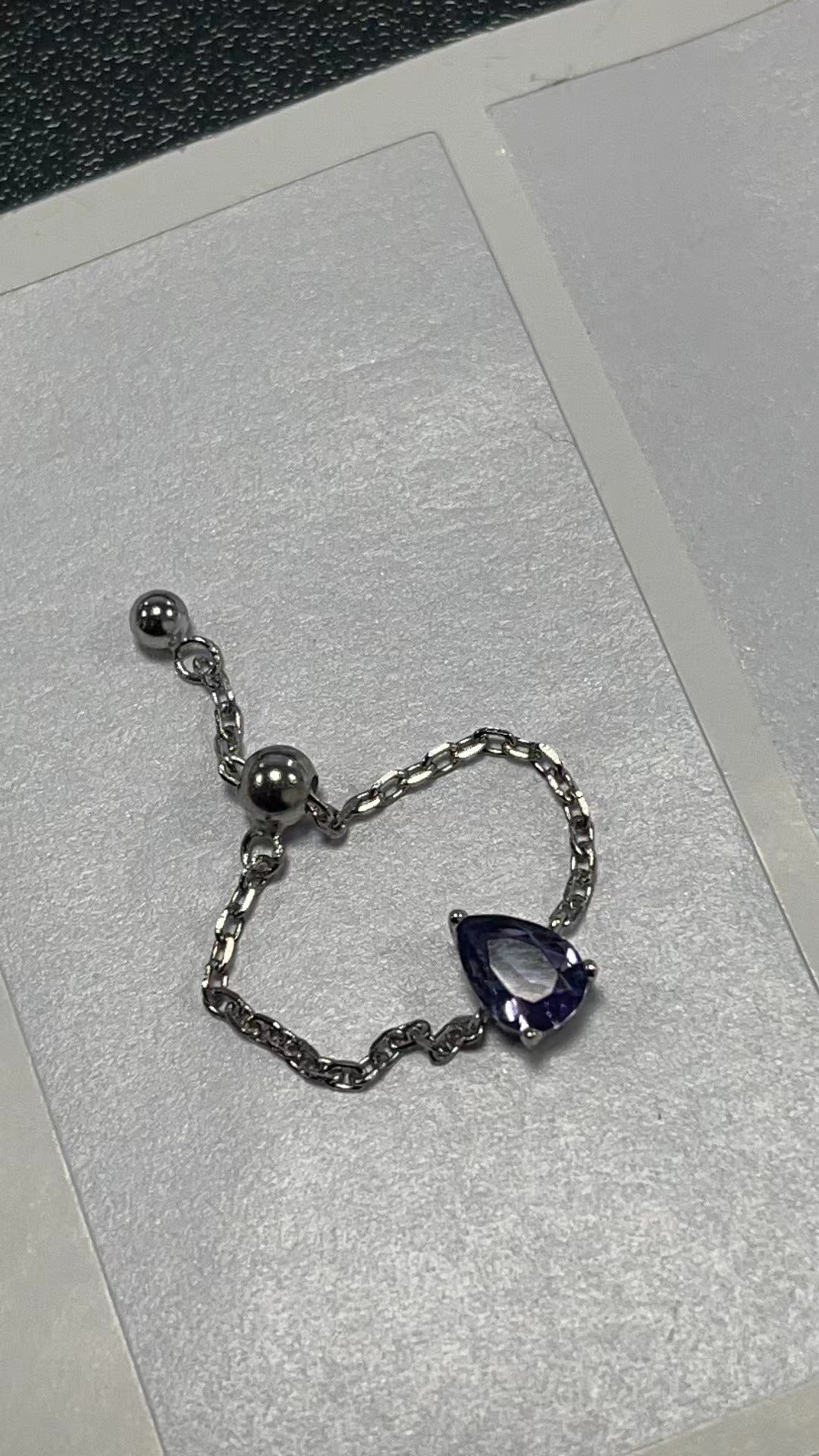 Diseño Creativo de Anillo Ajustable con Cadena para Dedo (MOQ 20)