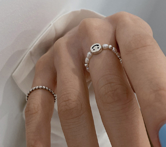 😊 Anillo Elástico de Plata de Ley Carita Sonriente ✨
