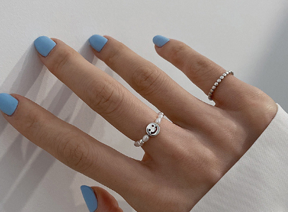 😊 Anillo Elástico de Plata de Ley Carita Sonriente ✨