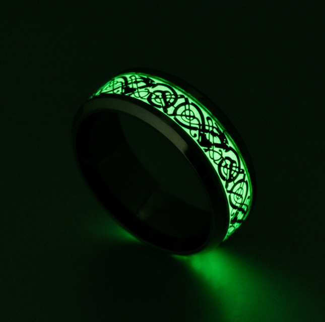 Anillo de Acero Inoxidable Estrella Cielo con Patrón de Dragón Ligero