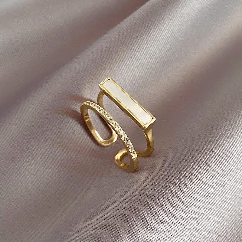 Anillo Geométrico de Boca Abierta
