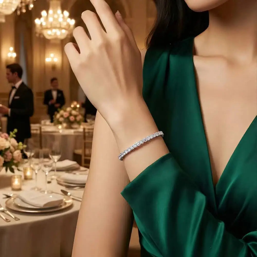 Pulsera Tennis de Moissanita D VVS1 con Diamantes Simulados, Certificado GRA, Plata de Ley 925 Chapada en Oro de 18K, Joyería Elegante y Exclusiva.