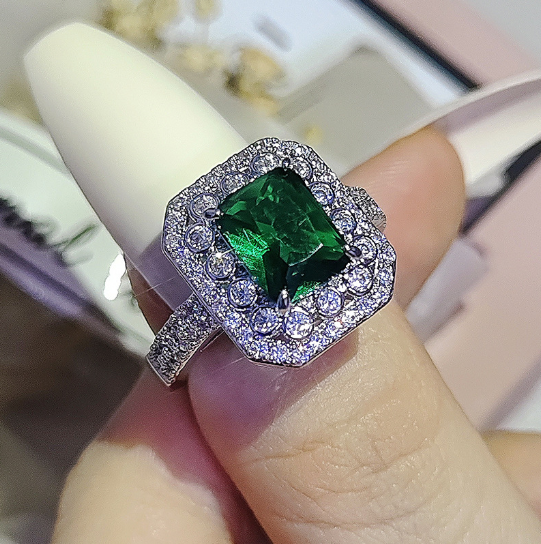 Anillo de Lujo Elegante para Mujer