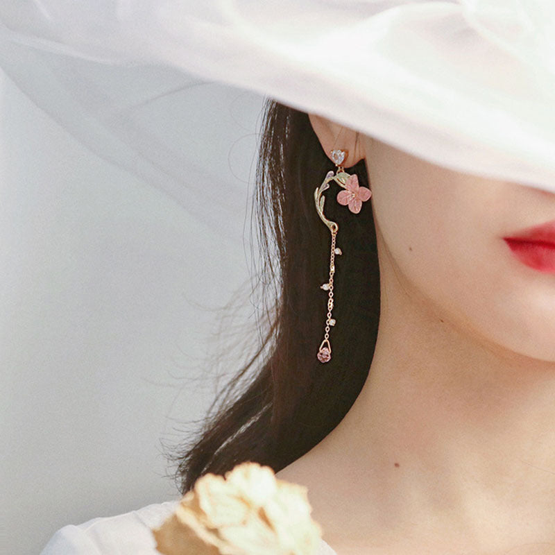 Aretes Largos Delgados con Borla de Flor para Mujeres