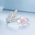 Anillo de Flor Rosa Degradada con Encanto Plateado