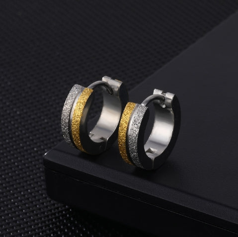 Pendientes Mate Bañados en Oro de Acero de Titanio a la Moda