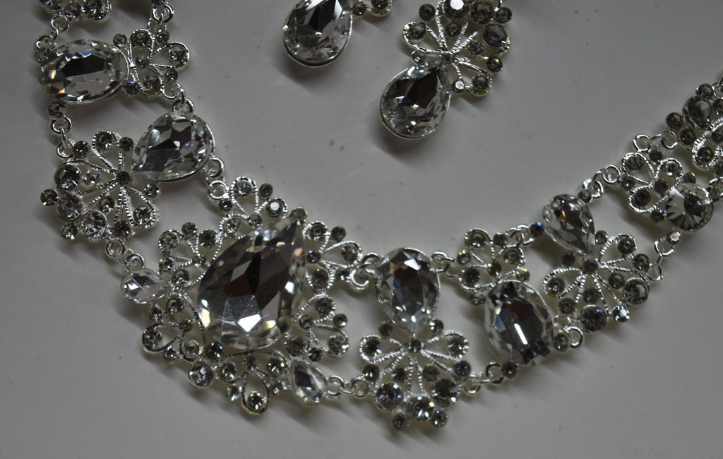 Conjunto de Collar y Pendientes de Novia con Cristales
