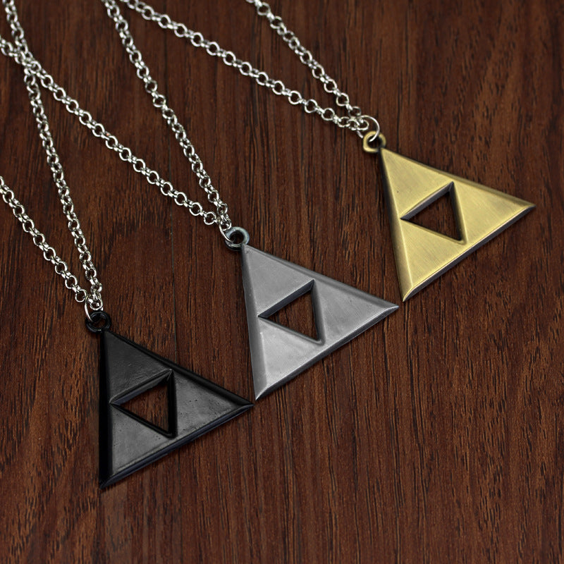Collar con Colgante Triangular