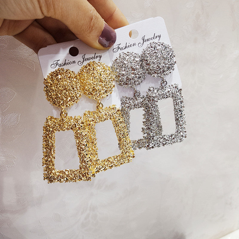 Aretes Metálicos Trapezoidales Exagerados para Mujeres